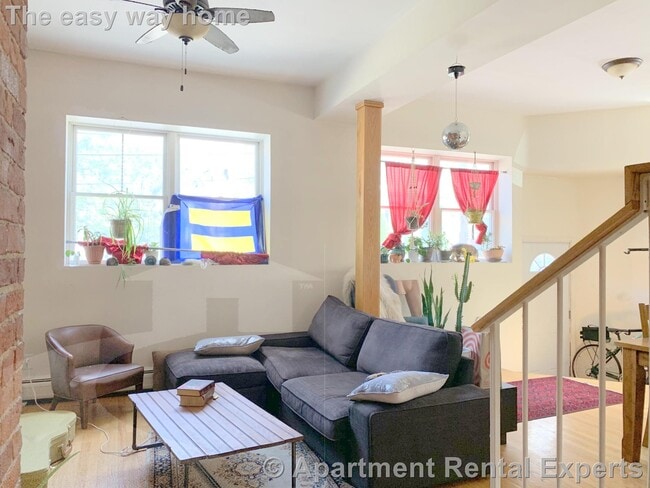 Building Photo - 106 Central St