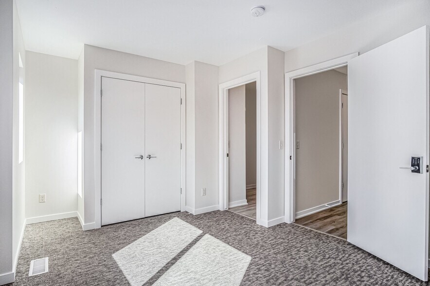 Building Photo - 11 Deloney Ave NW