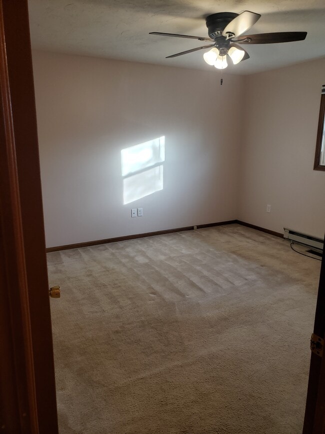 Primary Bedroom - 120 S Blettner Ave