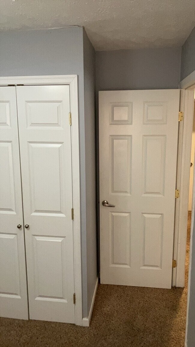 Building Photo - 325 Halifax Dr