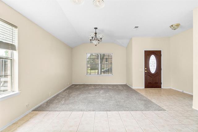 Building Photo - 3300 Creekwood Dr