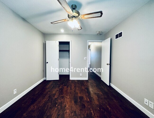 Building Photo - Updated Kitchen, Composite Deck and Refrig...