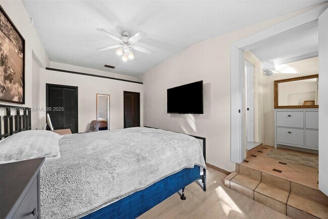 Building Photo - 1935 Arthur St