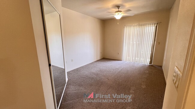 Building Photo - 2 Bedrooms, 2 Baths