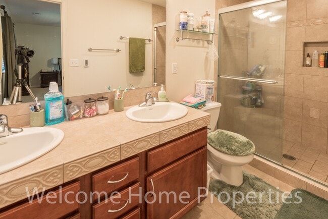 Building Photo - Beautiful 3 Bedroom Home Close to WWU