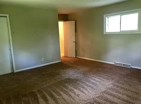 Building Photo - 5413 Summerville Ave