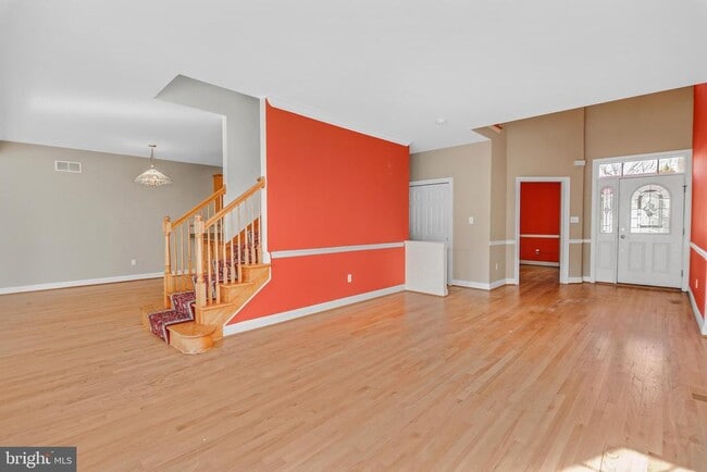 Building Photo - 63 Old Barn Dr
