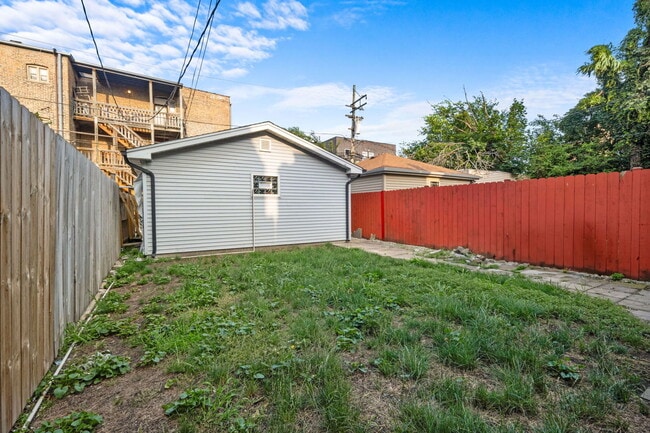 Building Photo - 6609 S Drexel Ave