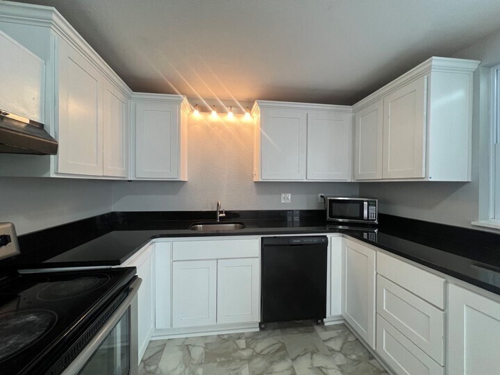 Building Photo - 125 N 9th St