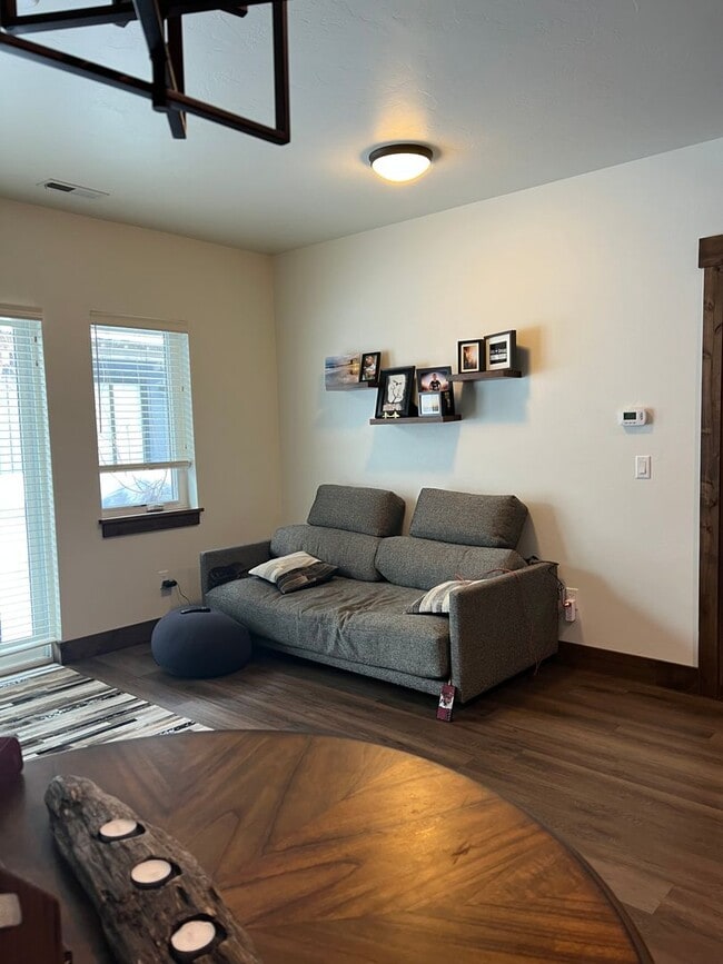 Building Photo - 3 Bedroom Townhome in Victor, ID with Garage