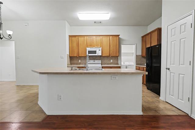 Building Photo - 2313 Becard Dr