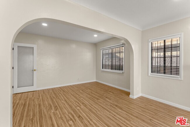 Building Photo - 8905 S Wilton Pl