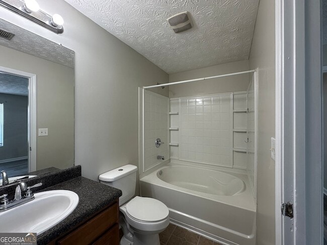 Building Photo - 13202 Fairington Ridge Cir