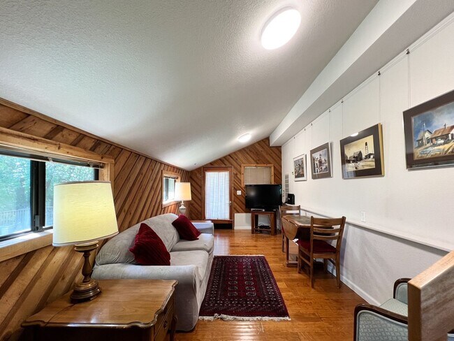 Building Photo - 3138 Browns Valley Rd