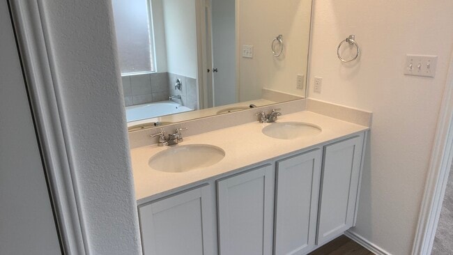 Building Photo - 4128 Home Place Rd