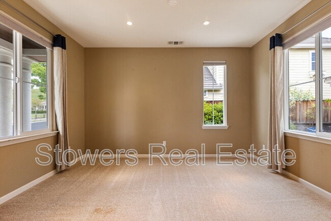 Building Photo - 2512 Piccadilly Cir