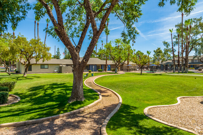 Building Photo - Falcon Glen
