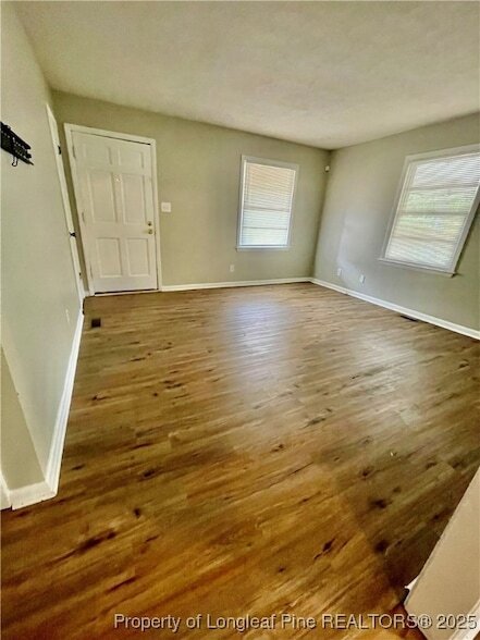 Building Photo - 945 Lark Dr