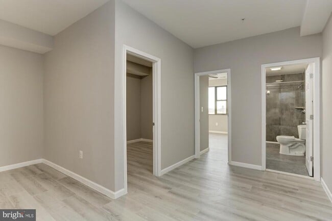 Building Photo - 400 N Highland Ave