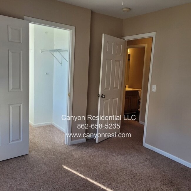 Building Photo - 4396 Moat Dr