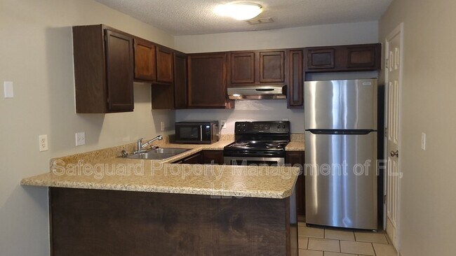 Building Photo - 6332 W Fairfield Dr