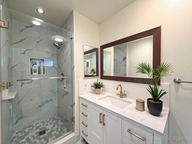 Building Photo - Remodeled 3 Bedroom Home