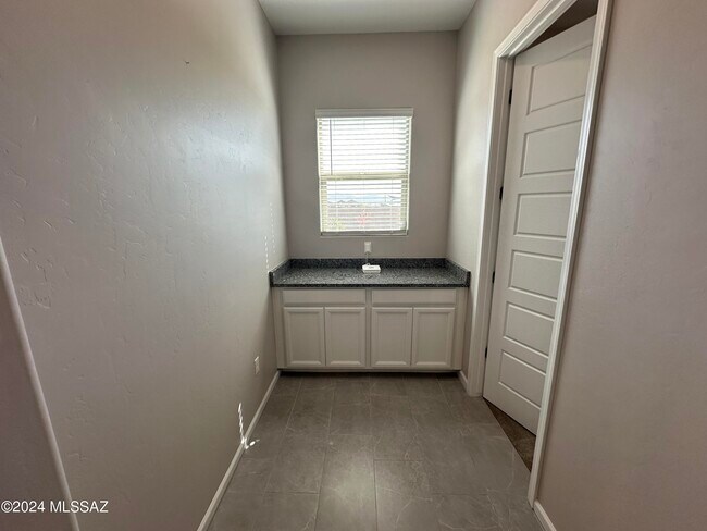 Building Photo - 12474 N Appling Ave