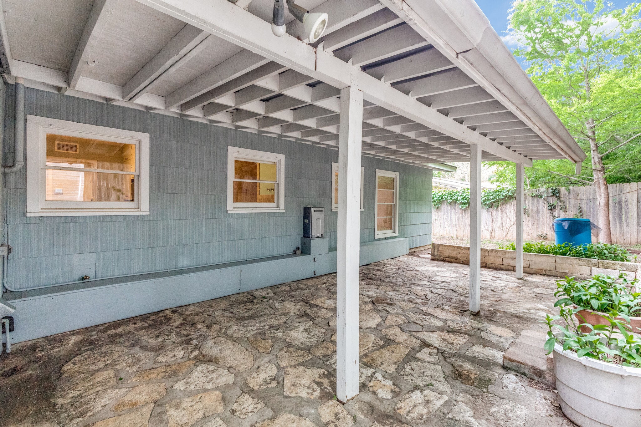 Building Photo - 11504 Oakwood Dr