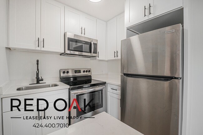 Building Photo - 426 S Venice Blvd