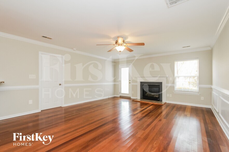 Building Photo - 11319 Breezehill Ln