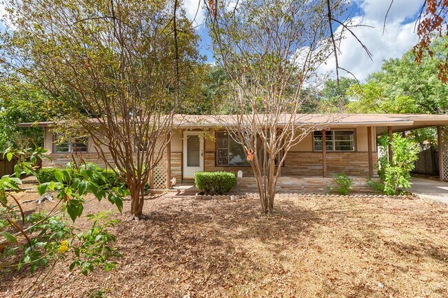 Building Photo - 2305 Westforest Dr