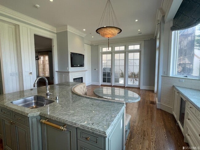 Building Photo - 50 Scenic Way