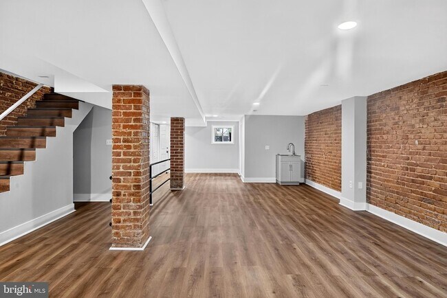 Building Photo - 3015 13th St NW