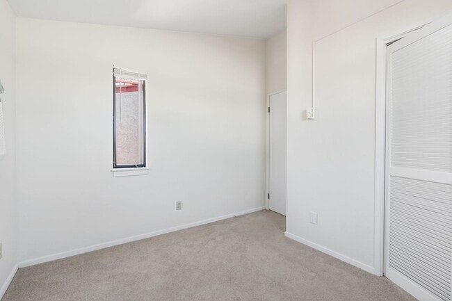 Building Photo - North Berkeley Condo – Steps from Campus w...