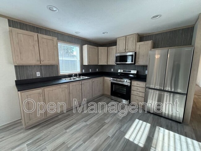 Building Photo - 725 S 12th St