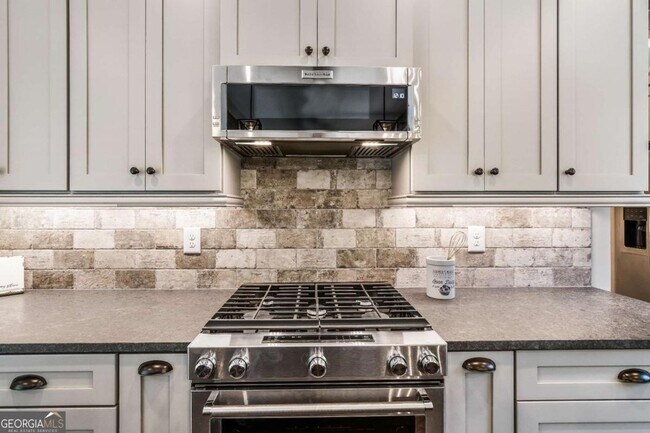 Building Photo - 6 Whisper Pl