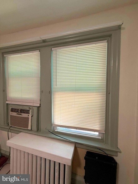 Building Photo - 5118 Oakland St