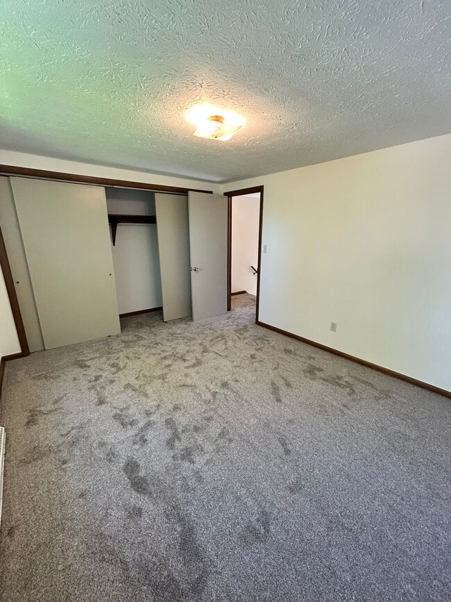 Building Photo - 1093 Stratford St