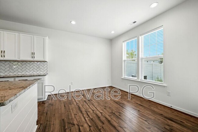 Building Photo - 9893 Honeybee Dr