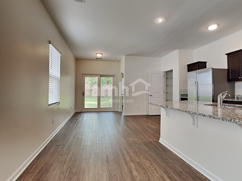 Building Photo - 192 Orion Way