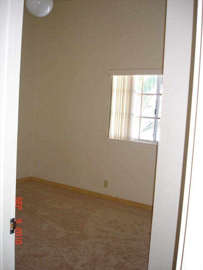 Building Photo - $3,000 / 2-BR / 2-BATH Townhouse with 1 pa...