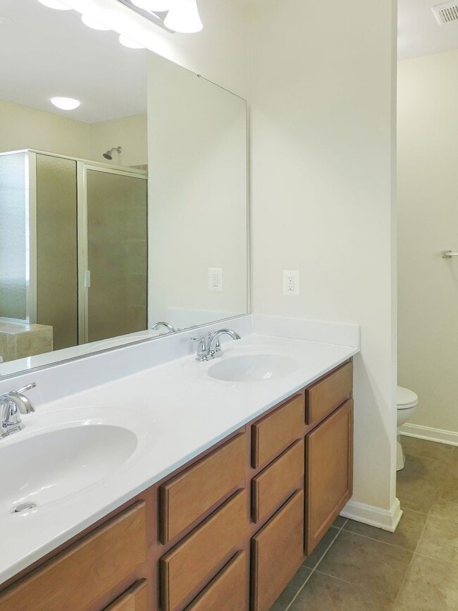 Building Photo - 23363 Marview Ct