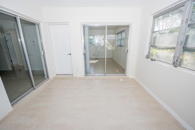 Building Photo - 125 W Hidden Valley Blvd