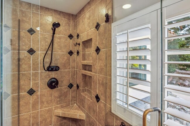 Building Photo - Mediterranean Beauty in Crescent Park – 5B...