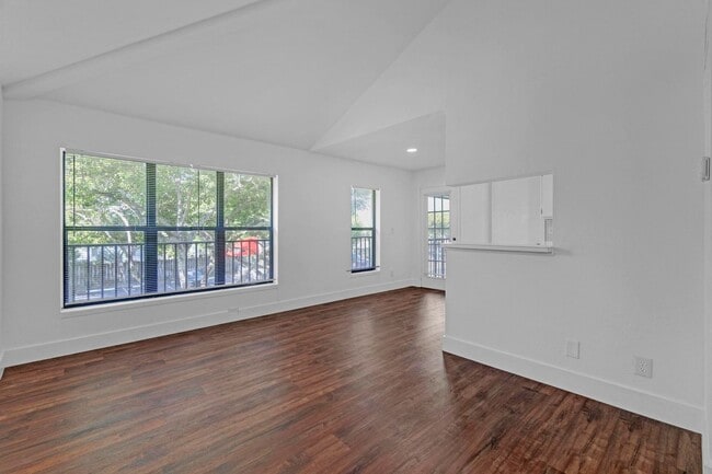 Building Photo - NICE 2/1 UNIT AVAILABLE AT THE PRESERVE in SUNRISE