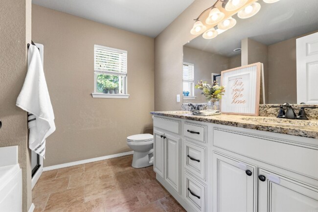 Building Photo - Move-in Ready in Sylvan Hills
