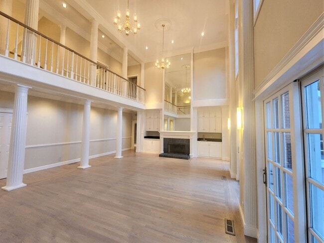 Building Photo - Extraordinary Atherton Estate with Cottage...