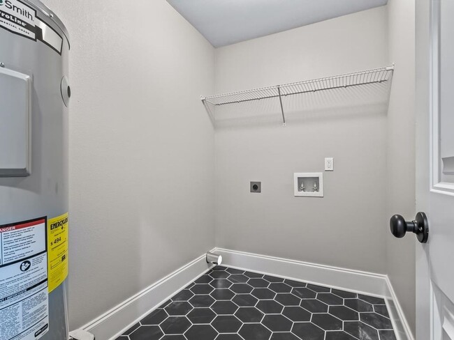 Building Photo - Newly Built 3 Bedroom Home Available Now