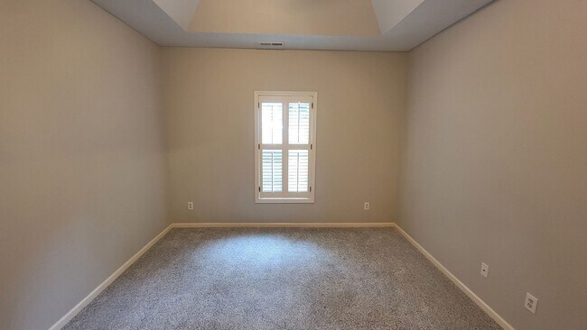 Building Photo - 328 Glencoe Dr