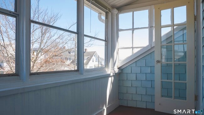 Building Photo - 49 Sound View Heights